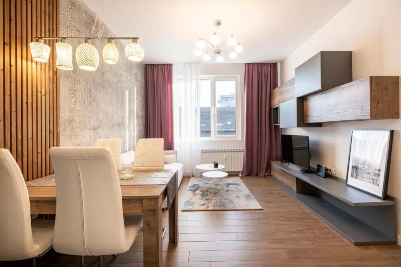 Stylish 1Bdr Central Apartment Софія Екстер'єр фото