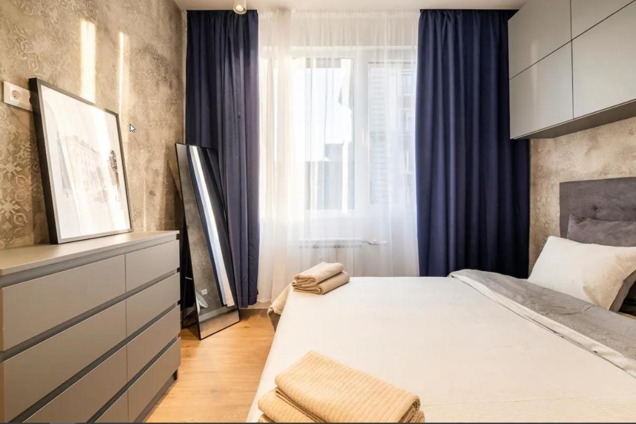 Stylish 1Bdr Central Apartment Софія Екстер'єр фото